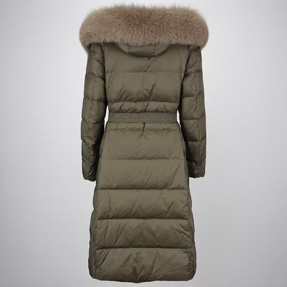 CLAUDIA DARK GREEN från NordicFurs – lyxig vinterjacka i mörkgrön med pälskrage