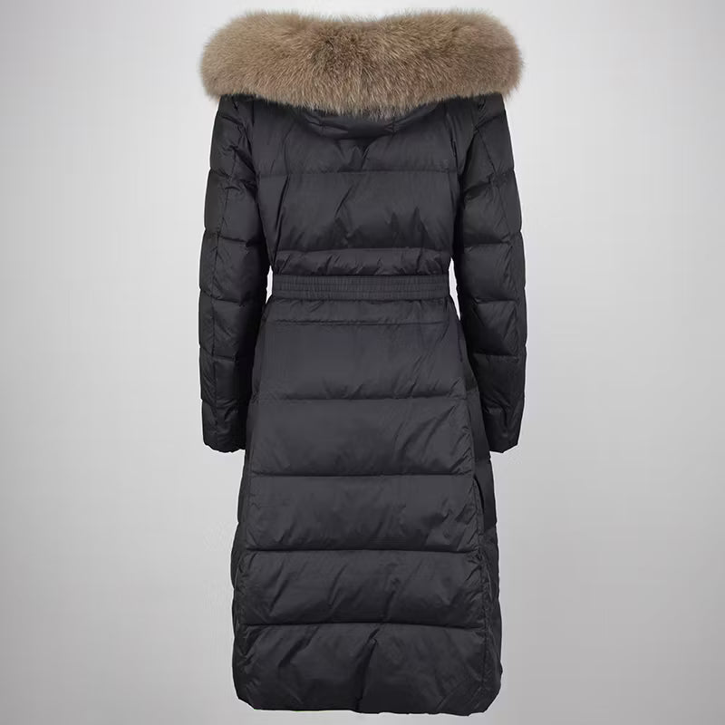 CLAUDIA BLACK från NordicFurs – lyxig vinterjacka i svart med pälskrage