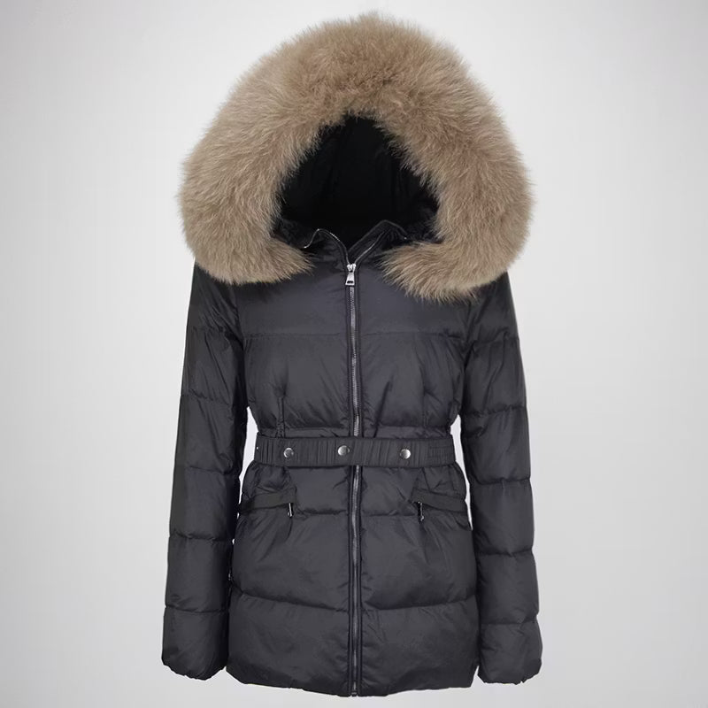 CLAUDIA BLACK SHORT från NordicFurs – lyxig vinterjacka med pälskrage