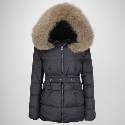 CLAUDIA BLACK SHORT från NordicFurs – lyxig vinterjacka med pälskrage