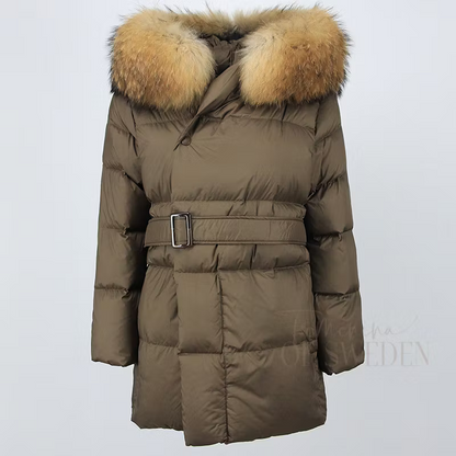 SELMA JACKET KHAKI från NordicFurs – lyxig vinterjacka i khaki med pälskrage