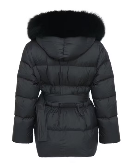 SELMA JACKET ALL BLACK från NordicFurs – lyxig vinterjacka i svart med pälskrage