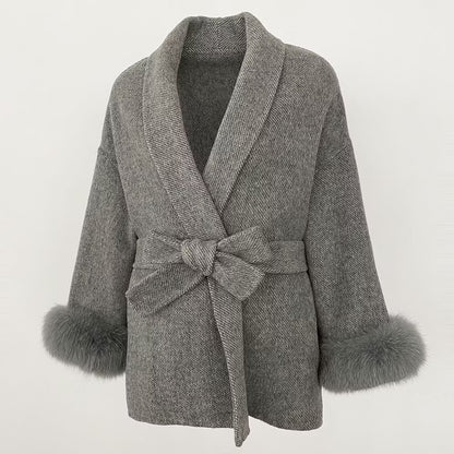 SYDNEY COAT GREY från NordicFurs – lyxig vinterjacka i grå med pälskrage