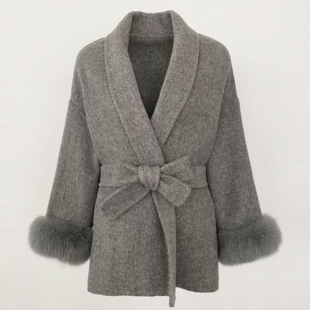 SYDNEY COAT GREY från NordicFurs – lyxig vinterjacka i grå med pälskrage