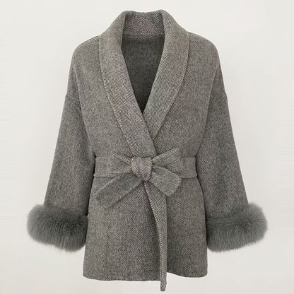 SYDNEY COAT GREY från NordicFurs – lyxig vinterjacka i grå med pälskrage