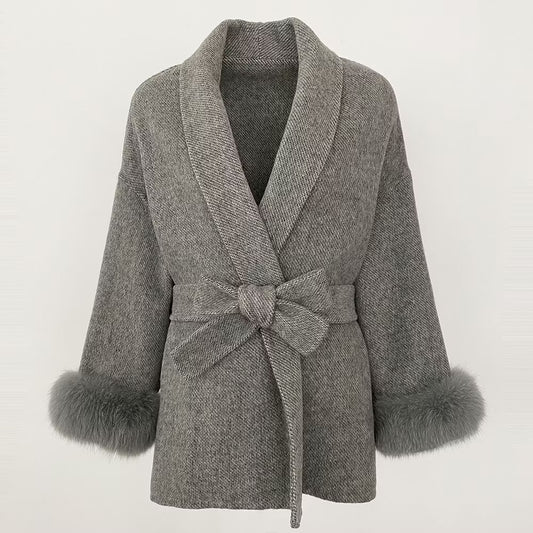 SYDNEY COAT GREY från NordicFurs – lyxig vinterjacka i grå med pälskrage