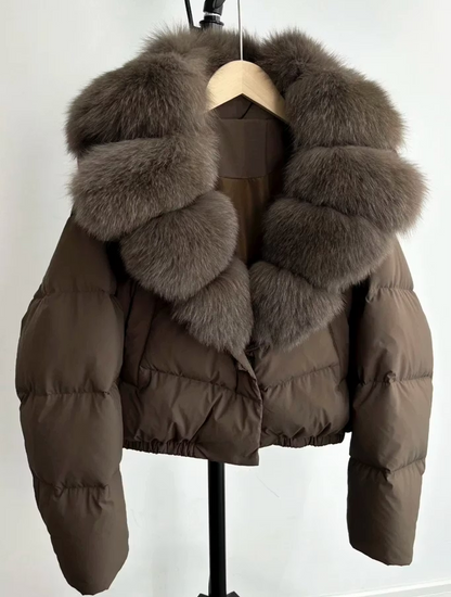 BOMBER JACKET FULL KHAKI från NordicFurs – lyxig vinterjacka i khaki med pälskrage