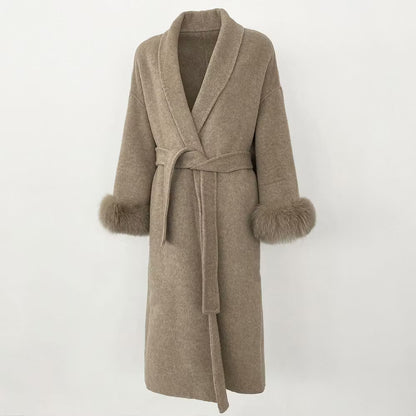 SYDNEY COAT LONG KHAKI från NordicFurs – lyxig vinterjacka i khaki med pälskrage