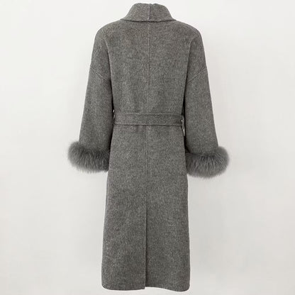 SYDNEY COAT LONG GREY från NordicFurs – lyxig vinterjacka i grå med pälskrage