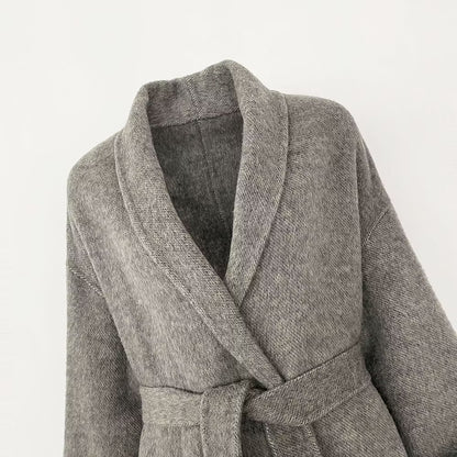 SYDNEY COAT LONG GREY från NordicFurs – lyxig vinterjacka i grå med pälskrage