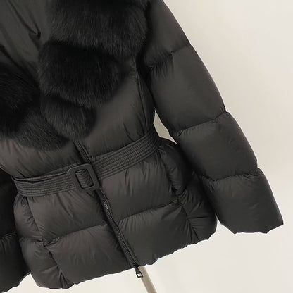 IVY JACKET ALL BLACK från NordicFurs – lyxig vinterjacka i svart med pälskrage