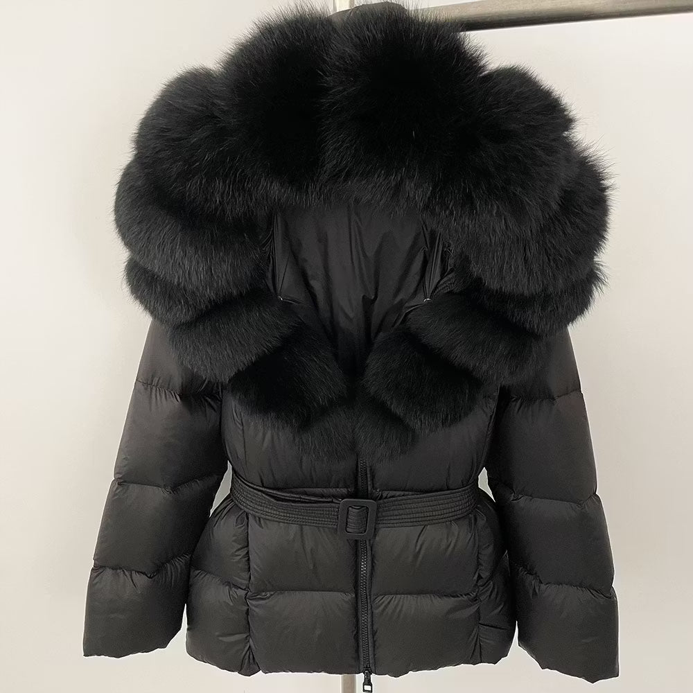 IVY JACKET ALL BLACK från NordicFurs – lyxig vinterjacka i svart med pälskrage