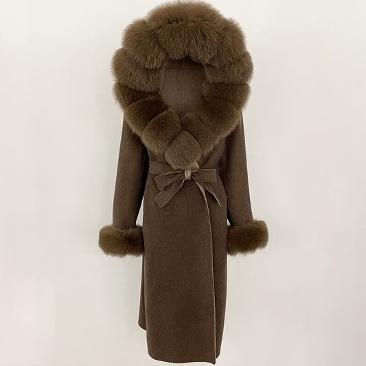 DILARA COAT FULL BROWN från NordicFurs – lyxig vinterjacka i brun med pälskrage