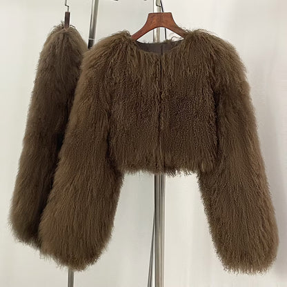 BECCA CROPPED SHEARLING JACKET KHAKI från NordicFurs – lyxig vinterjacka i khaki med pälskrage