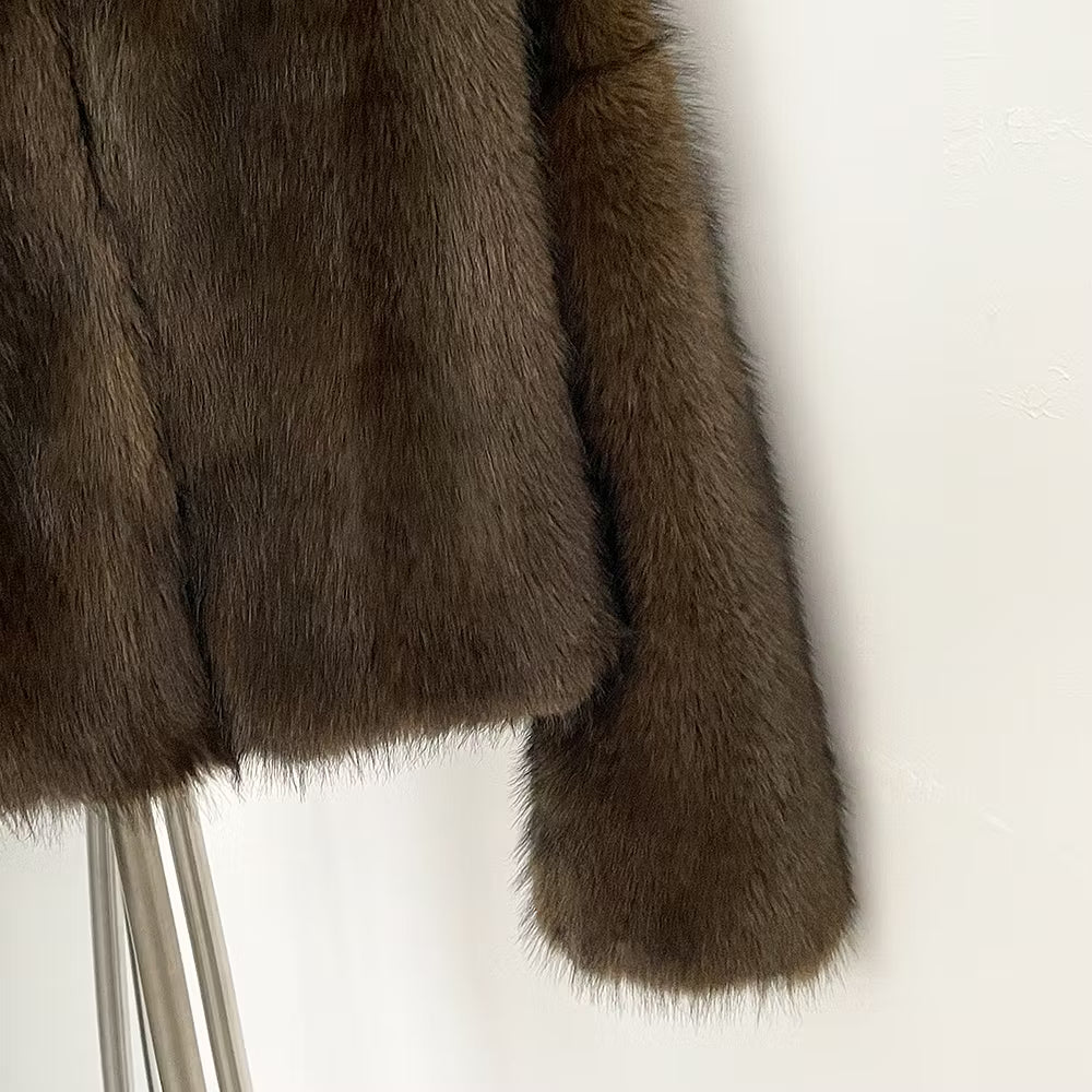 CARA FAKE FUR JACKET BROWN från NordicFurs – lyxig vinterjacka i brun med pälskrage