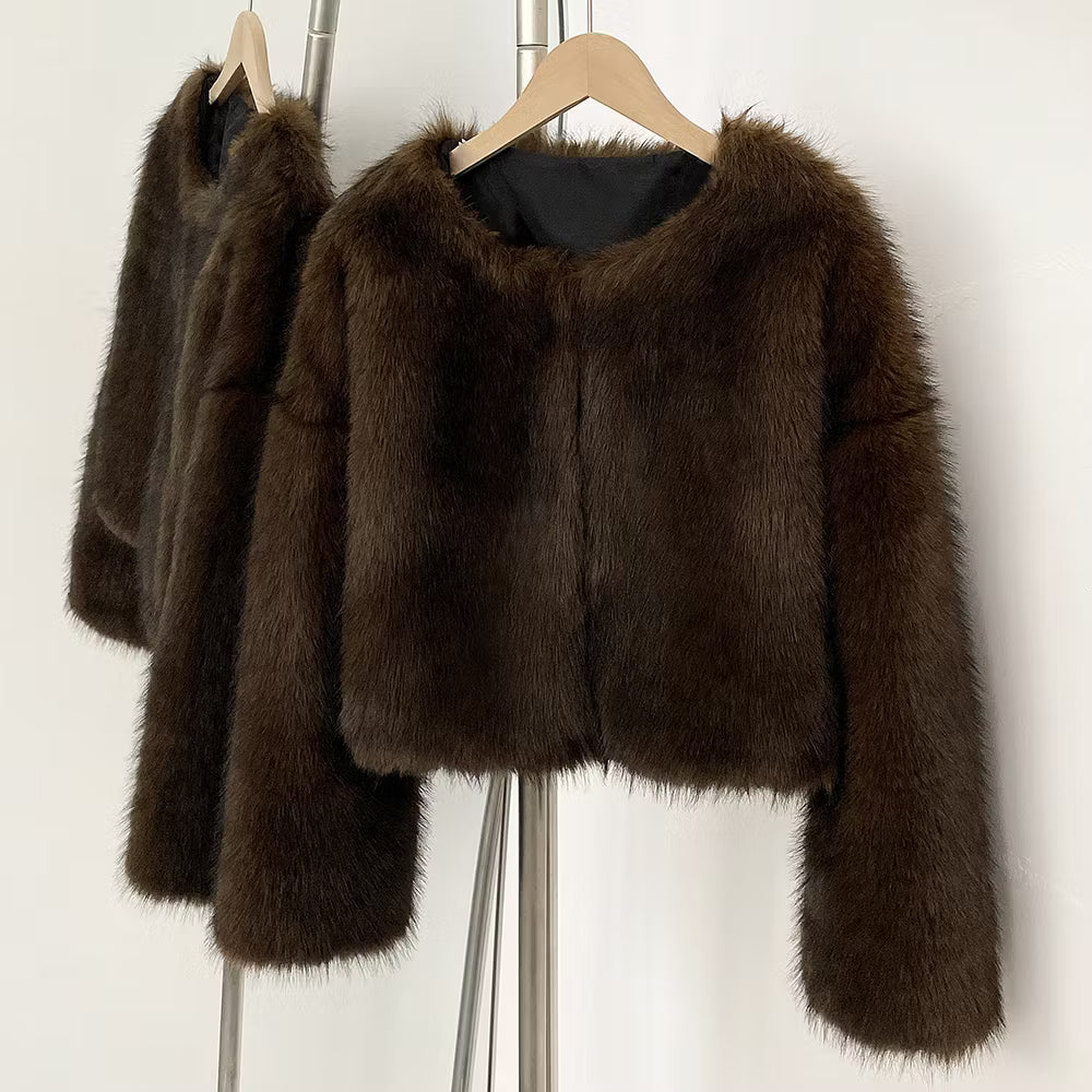 CARA FAKE FUR JACKET BROWN från NordicFurs – lyxig vinterjacka i brun med pälskrage