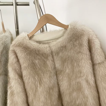 CARA FAKE FUR JACKET CREAM från NordicFurs – lyxig vinterjacka i krämvit med pälskrage