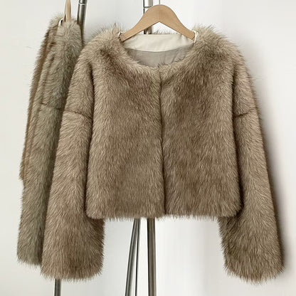 CARA FAKE FUR JACKET TAN från NordicFurs – lyxig vinterjacka med pälskrage