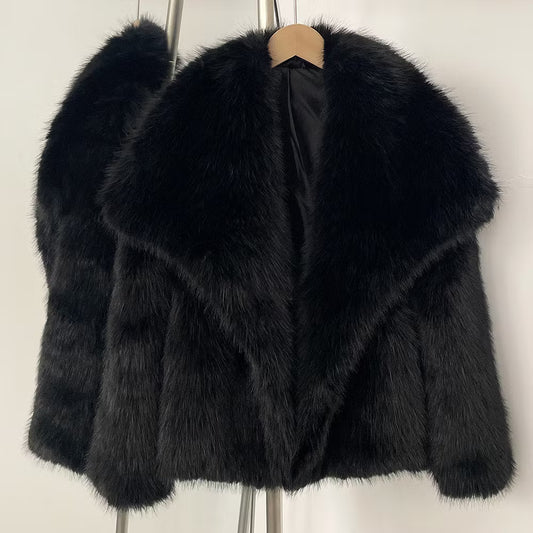 BROOKLYN FAKE FUR COAT BLACK från NordicFurs – lyxig vinterjacka i svart med pälskrage