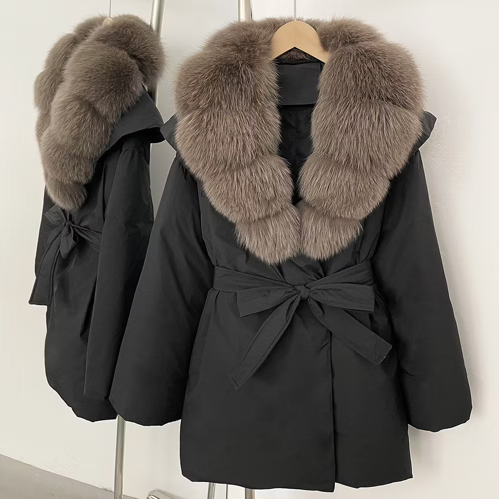 ISOLDE JACKET BLACK från NordicFurs – lyxig vinterjacka i svart med pälskrage