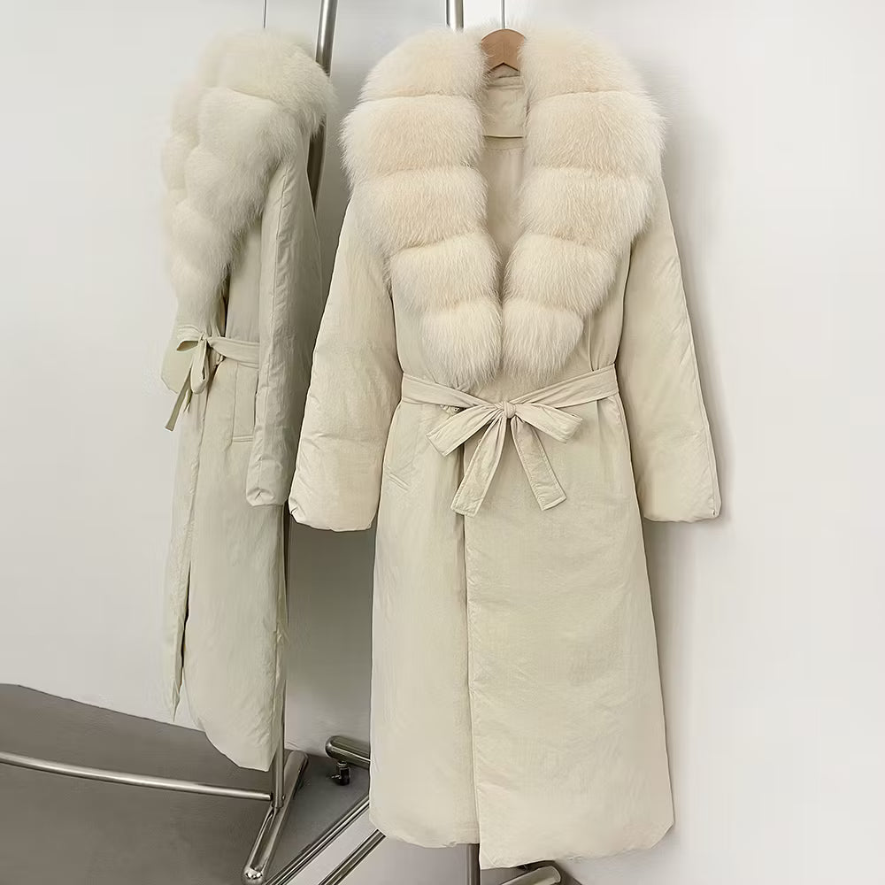 ISOLDE JACKET LONG WHITE från NordicFurs – lyxig vinterjacka i vit med pälskrage