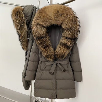 VENTURA JACKET SAGE GREEN från NordicFurs – lyxig vinterjacka i grön med pälskrage