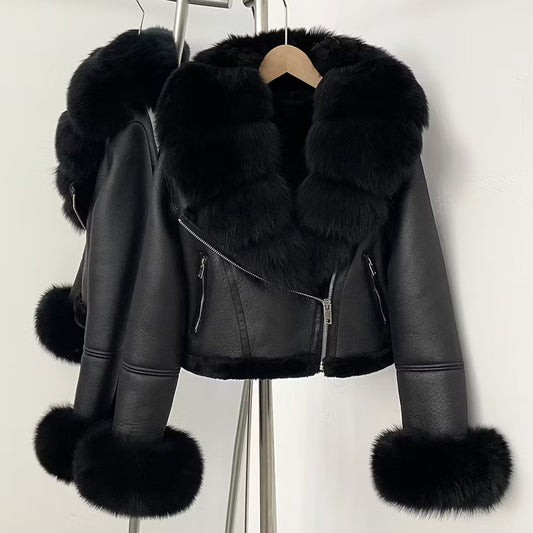 ASPEN JACKET BLACK från NordicFurs – lyxig vinterjacka i svart med pälskrage