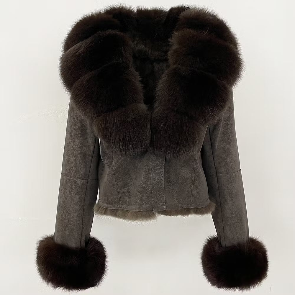 AURORA JACKET SUEDE KHAKI från NordicFurs – lyxig vinterjacka i khaki med pälskrage